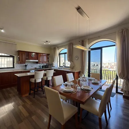 Entire 3 Bedroom With Terrace In St Julians - Near Spinola Bay *
