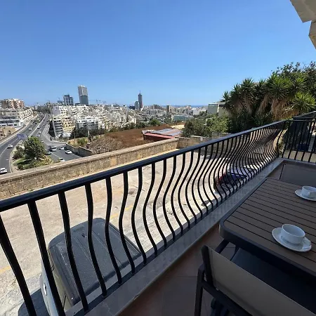 펜션 Entire 3 Bedroom With Terrace In St Julians - Near Spinola Bay *
