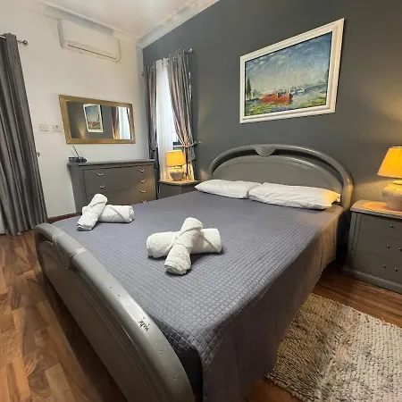 Entire 3 Bedroom With Terrace In St Julians - Near Spinola Bay 펜션 Saint Julian's